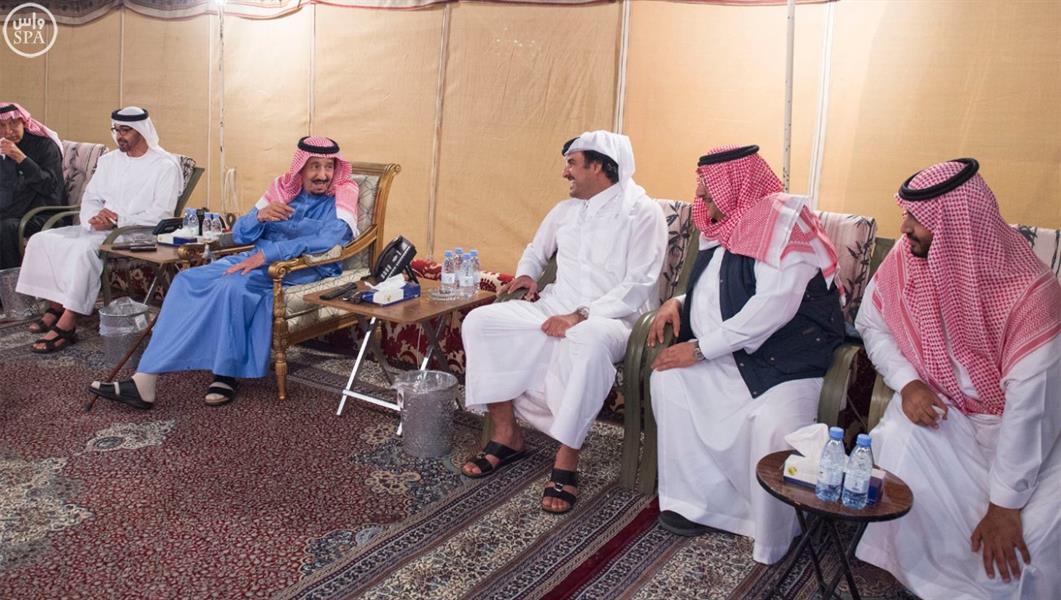 بالصور.. خادم الحرمين وأمير قطر