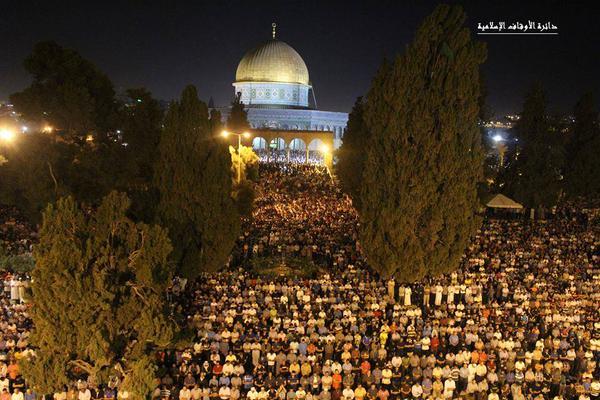 صلاة التراويح في المسجد الأقصى صلاة التراويح في المسجد الأقصى