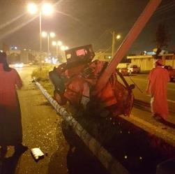 في بلجرشي.. انشطار مركبة الى نصفين ينقل قائدها الى العناية المركزة في بلجرشي.. انشطار مركبة الى نصفين ينقل قائدها الى العناية المركزة