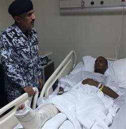 طالب بكلية الملك فهد الأمنية يبعد حاجا عن حافلة بمنى في اللحظة الأخيرة.. فيتعرض للدهس (صورة) طالب بكلية الملك فهد الأمنية يبعد حاجا عن حافلة بمنى في اللحظة الأخيرة.. فيتعرض للدهس (صورة)