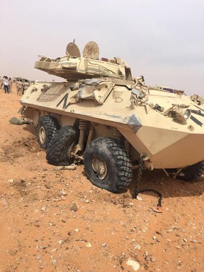 بالصور.. انقلاب عربة نقل عسكرية