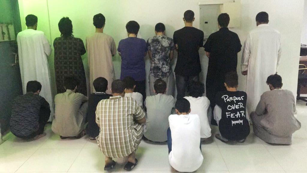 كشف متورطين بجرائم سلب عملاء محلات "الصرافة" بالرياض.. تعرف على جنسياتهم وما ضبط بحوزتهم كشف متورطين بجرائم سلب عملاء محلات "الصرافة" بالرياض.. تعرف على جنسياتهم وما ضبط بحوزتهم