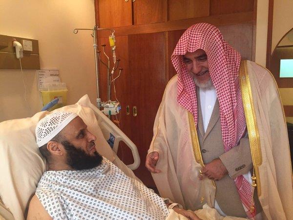 بالصور.. وزير الشؤون الإسلامية يزور