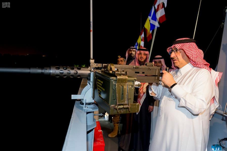 ولي العهد يتفقد "سفينة جدة" بعد وصولها من ألمانيا: ولي العهد يتفقد "سفينة جدة" بعد وصولها من ألمانيا: