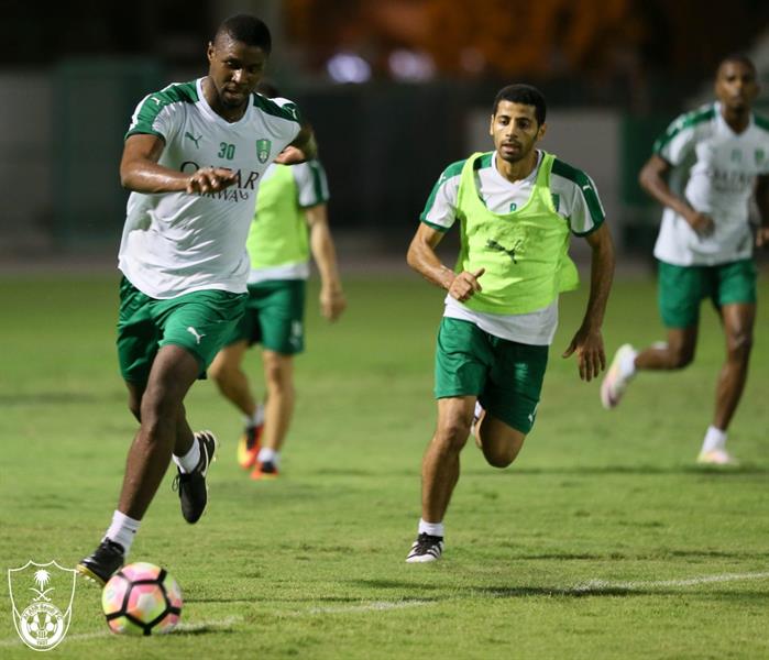 عبدالفتاح ومعتز يغيبان عن الاهلي أمام الفيصلي عبدالفتاح ومعتز يغيبان عن الاهلي أمام الفيصلي