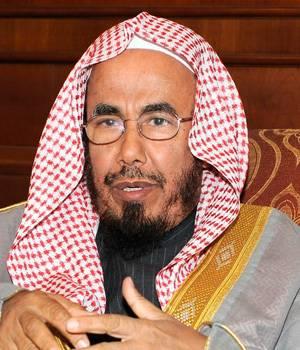 الشيخ المطلق: مكفر الناس كالباحث