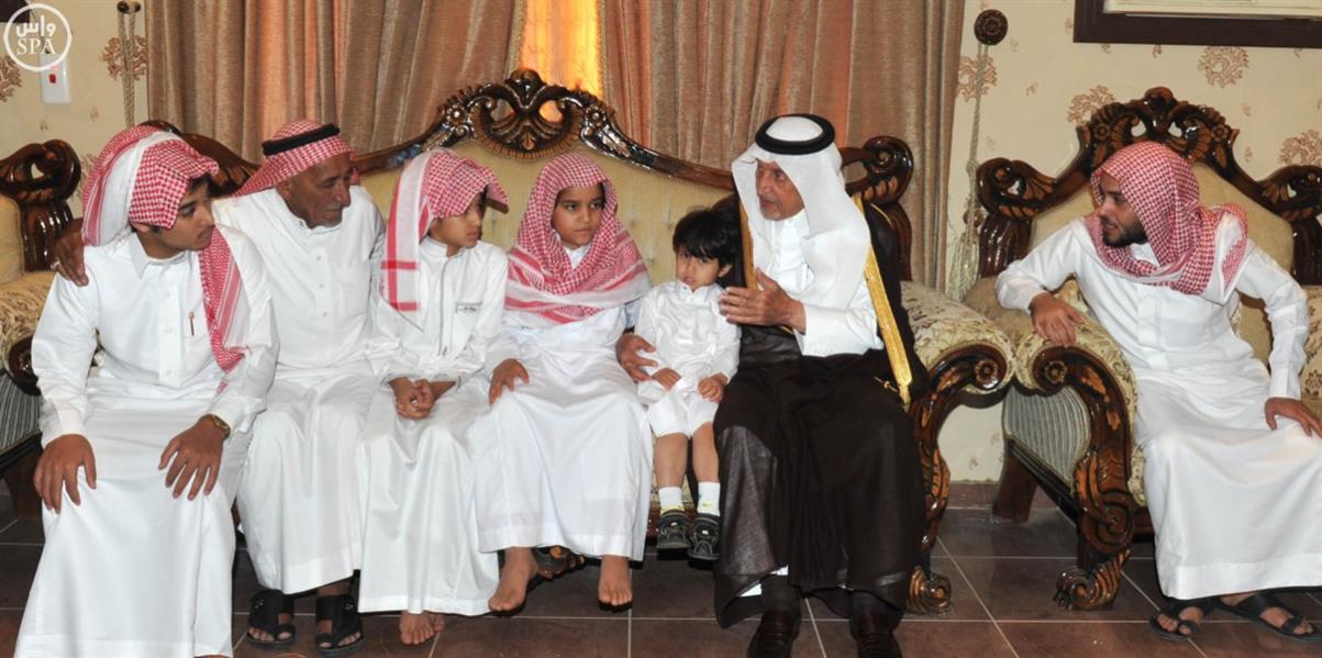 سمو أمير منطقة مكة ينقل تعازي خادم الحرمين الشريفين لأسرة الشهيد المالكي