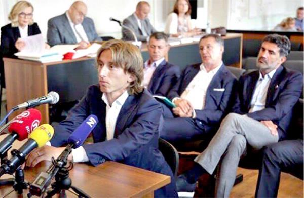محاكمة زوران ومودريتش بتهمة غسيل أموال محاكمة زوران ومودريتش بتهمة غسيل أموال