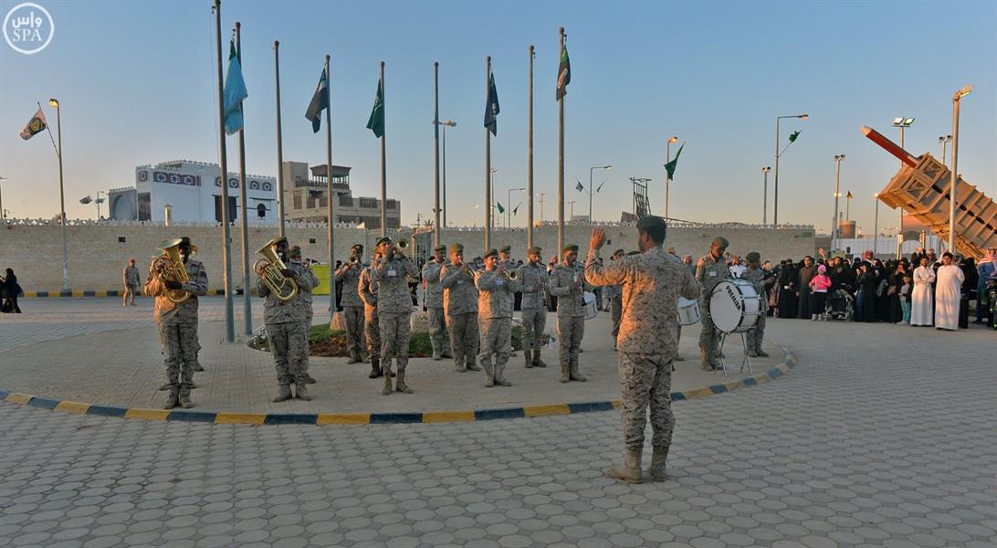 بالصور.. جناح القوات المسلحة يجتذب