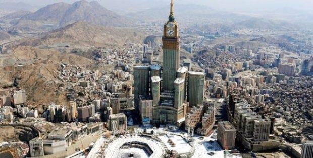أم تعترف بقتل طفلتيها التوأمتين خنقاً في مكة.. وتبرر فعلتها أم تعترف بقتل طفلتيها التوأمتين خنقاً في مكة.. وتبرر فعلتها