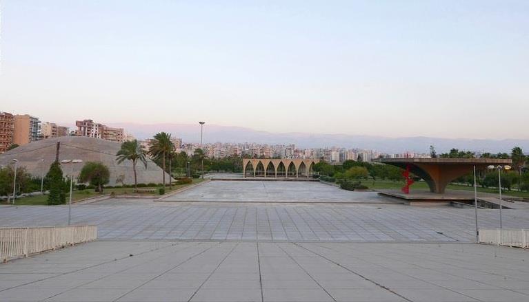 وباستثناء بعض الأضرار التي تعرّض إليها البناء أثناء الحرب الأهلية، ما زال البناء على حاله. وباستثناء بعض الأضرار التي تعرّض إليها البناء أثناء الحرب الأهلية، ما زال البناء على حاله.