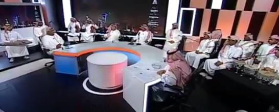 مغنٍ شعبي مذهولا من استضافته على التلفزيون: كانوا يلاحقوننا حتى في البر ليمنعونا.. والحين شفنا هنا (فيديو) مغنٍ شعبي مذهولا من استضافته على التلفزيون: كانوا يلاحقوننا حتى في البر ليمنعونا.. والحين شفنا هنا (فيديو)