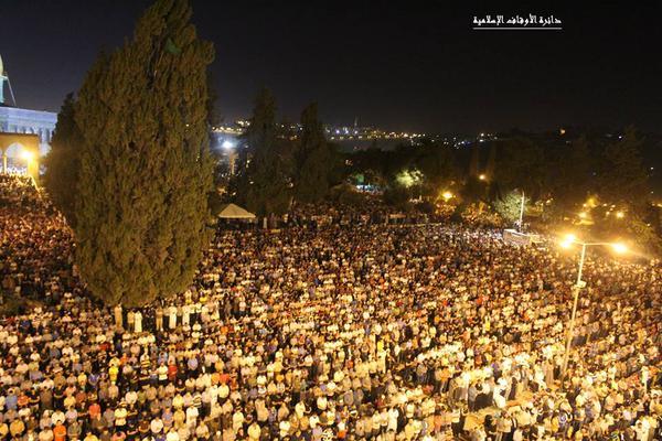 صلاة التراويح في المسجد الأقصى صلاة التراويح في المسجد الأقصى