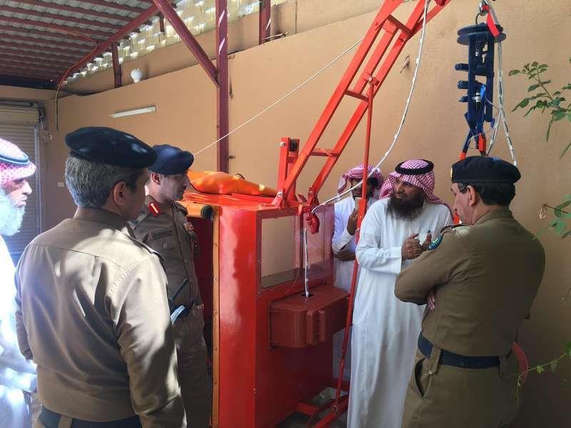 مواطن يخترع جهازا لانتشال من يسقط في الآبار الارتوازية: مواطن يخترع جهازا لانتشال من يسقط في الآبار الارتوازية: