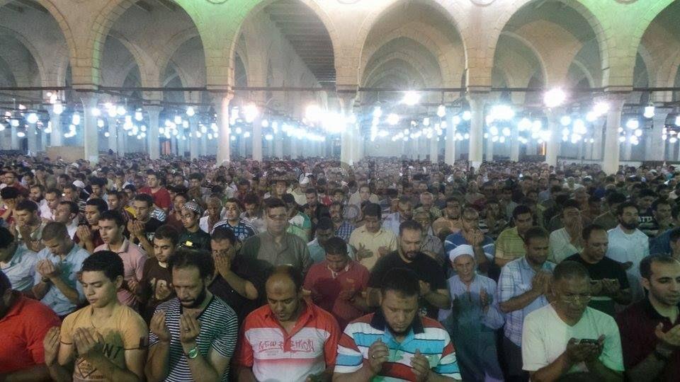 صلاة التراويح في مسجد عمرو بن العاص بالقاهرة صلاة التراويح في مسجد عمرو بن العاص بالقاهرة