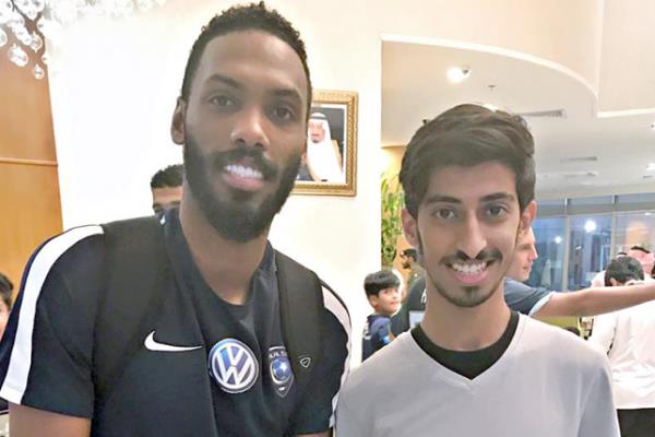 شاب من القصيم يهدي جحفلي 119 تمرة - صورة شاب من القصيم يهدي جحفلي 119 تمرة - صورة