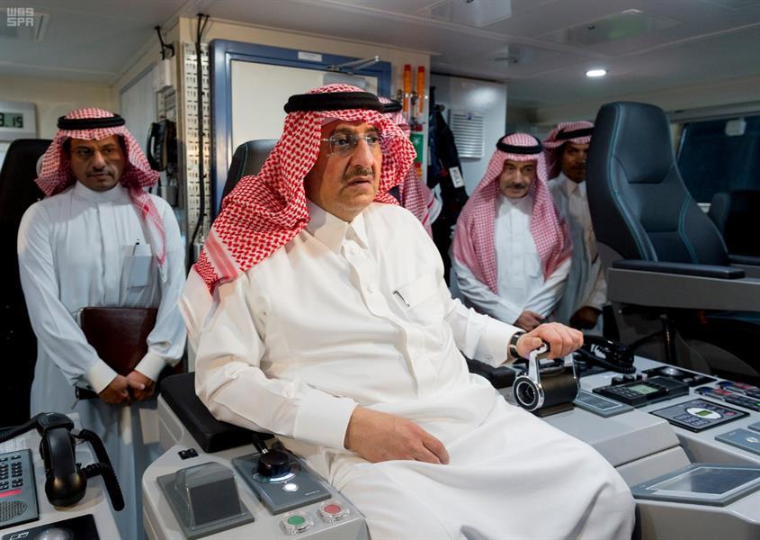 ولي العهد يتفقد "سفينة جدة" بعد وصولها من ألمانيا: ولي العهد يتفقد "سفينة جدة" بعد وصولها من ألمانيا: