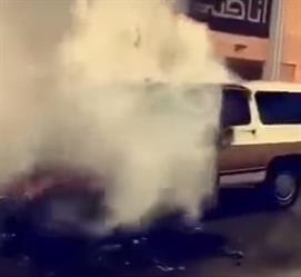 نجاة سائق "جمس" من الموت بعد اشتعالها بسبب تماس كهربائي في مكة - فيديو نجاة سائق "جمس" من الموت بعد اشتعالها بسبب تماس كهربائي في مكة - فيديو