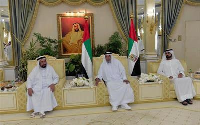 بعد غياب طويل.. الشيخ خليفة بن زايد يتقبل التهاني بعيد الفطر من حكام الامارات وأولياء العهود (فيديو وصور) بعد غياب طويل.. الشيخ خليفة بن زايد يتقبل التهاني بعيد الفطر من حكام الامارات وأولياء العهود (فيديو وصور)