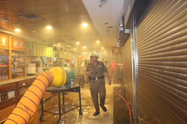 بالصور.. إخلاء 500 شخص بسبب حريق في فندق هيلتون بجوار المسجد الحرام