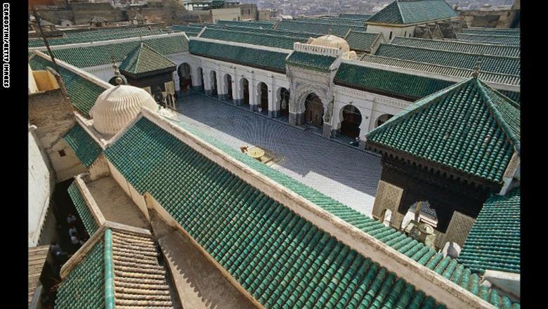 وفي العام 2012، دعت وزارة الثقافة المغربية شعوني من كندا لإلقاء نظرة على المكتبة، حيث وجدت أن وضعها يسوء. وتوضح شعوني: "كانت ر وفي العام 2012، دعت وزارة الثقافة المغربية شعوني من كندا لإلقاء نظرة على المكتبة، حيث وجدت أن وضعها يسوء. وتوضح شعوني: "كانت ر