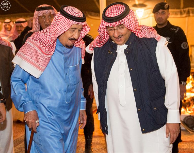 بالصور.. خادم الحرمين وأمير قطر