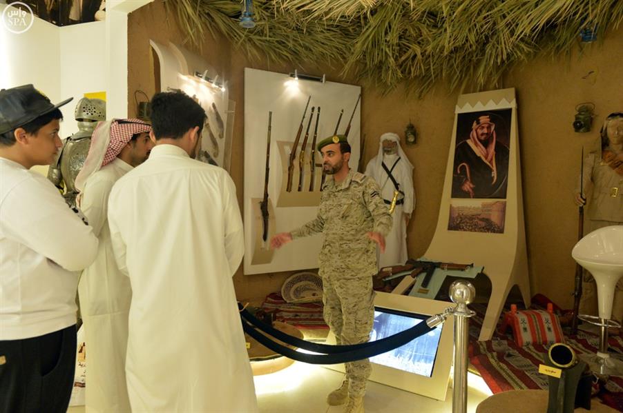 بالصور.. جناح القوات المسلحة يجتذب