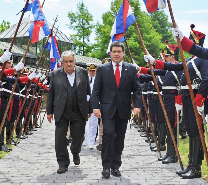 خوسيه موخيكا