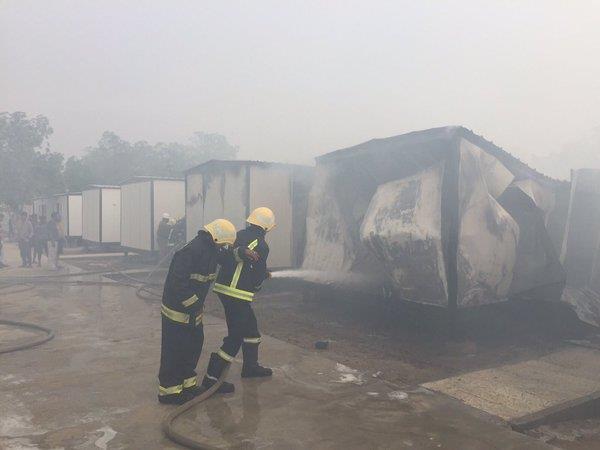 بالصور.. جازان: إخماد حريق شب في 6 بركسات خاصة بعمال إحدى الشركات