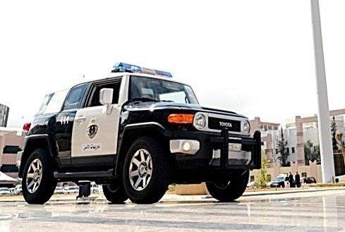 الإطاحة بعصابة من رجلين وامرأة نفذوا جريمة سطو مسلح وسرقوا أموالا ومجوهرات بـ300 ألف بمكة الإطاحة بعصابة من رجلين وامرأة نفذوا جريمة سطو مسلح وسرقوا أموالا ومجوهرات بـ300 ألف بمكة