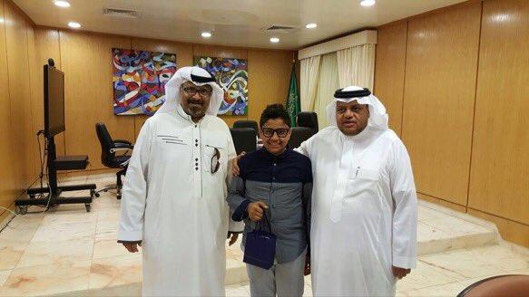 بالصور.. مدير تعليم جدة يكرّم