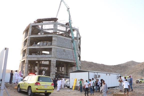 مدني مكة: ست إصابات إثر انهيار سقف لقبة بناية تحت الإنشاء مدني مكة: ست إصابات إثر انهيار سقف لقبة بناية تحت الإنشاء
