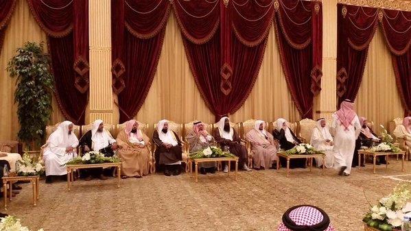 بالصور.. الشيخ المغامسي يحتفل بزواج نجله في حضور أمير المنطقة والمفتي وأئمة الحرمين بالصور.. الشيخ المغامسي يحتفل بزواج نجله في حضور أمير المنطقة والمفتي وأئمة الحرمين