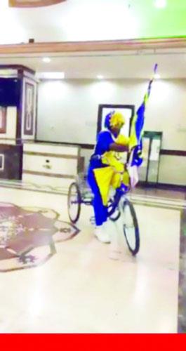 المشجع كما بدا في البرج