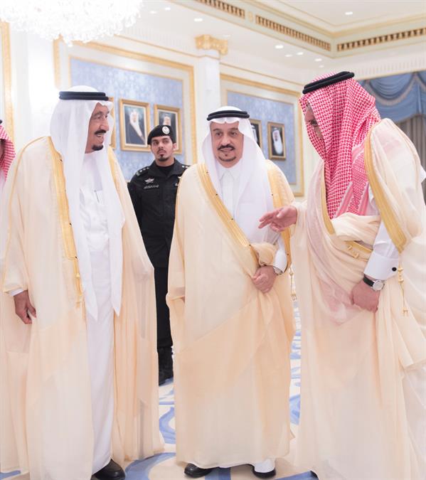 بالصور.. خادم الحرمين يصل إلى الرياض قادما من جدة 