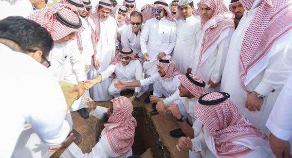 جموع غفيرة يتقدمها أمير الرياض تشيّع الإعلامي ماجد الشبل