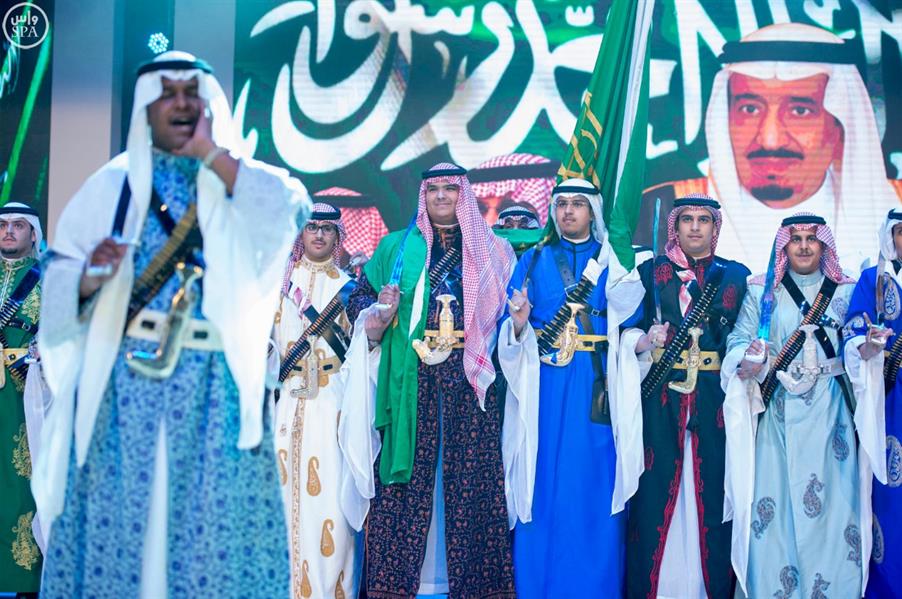 خادم الحرمين الشريفين يرعى حفل تخريج الدفعة " 41 " من طلاب مدارس الرياض