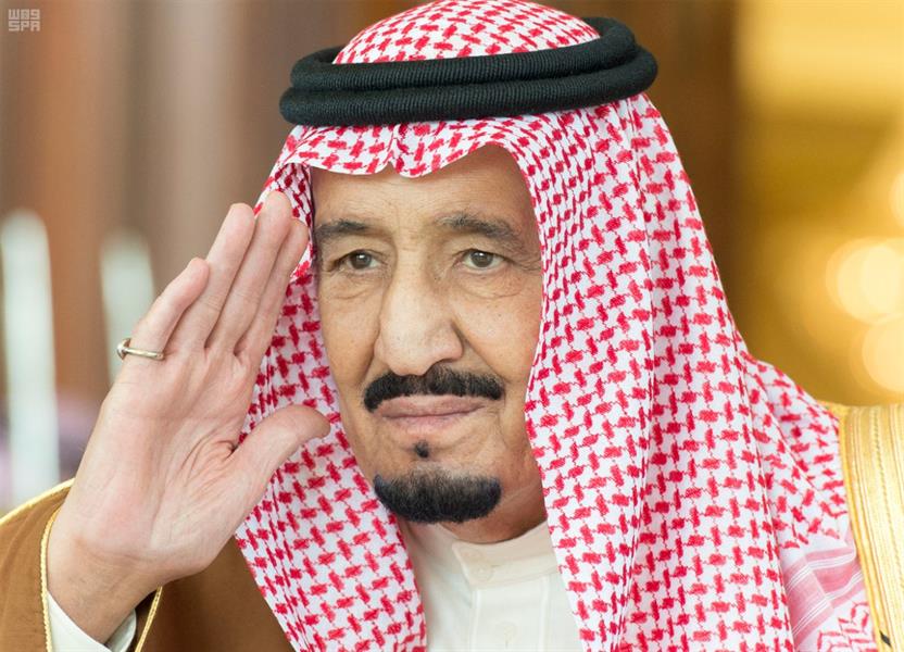 بالصور.. خادم الحرمين يضع حجر الأساس لمشاريع سكنية بالأحساء ويسلم عدداً من المواطنين مفاتيح مساكنهم