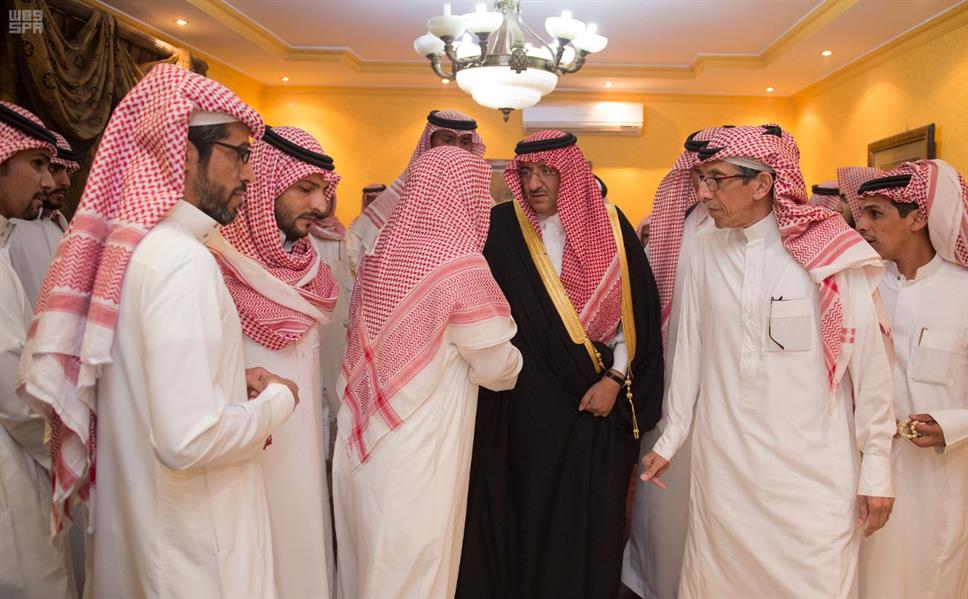 بالصور.. نائب الملك يزور منزل عائلة مدير مرور ضرماء لتقديم واجب العزاء فيه وفي زوجته وابنتيه بالصور.. نائب الملك يزور منزل عائلة مدير مرور ضرماء لتقديم واجب العزاء فيه وفي زوجته وابنتيه