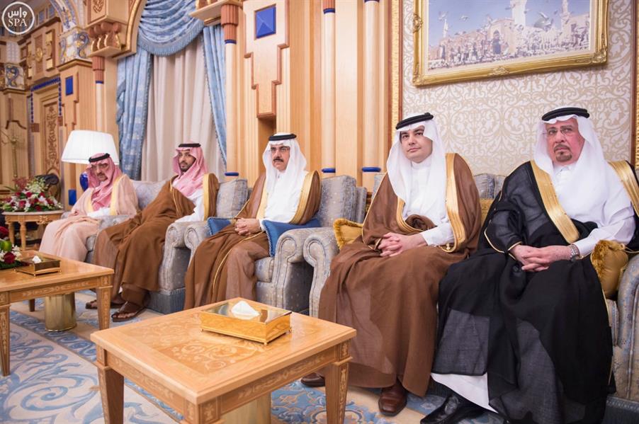 عدد من السفراء المعينين يؤدون القسم أمام خادم الحرمين عدد من السفراء المعينين يؤدون القسم أمام خادم الحرمين