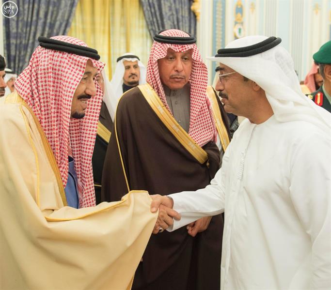 خادم الحرمين الشريفين يستقبل ضيوف المهرجان الوطني للتراث والثقافة