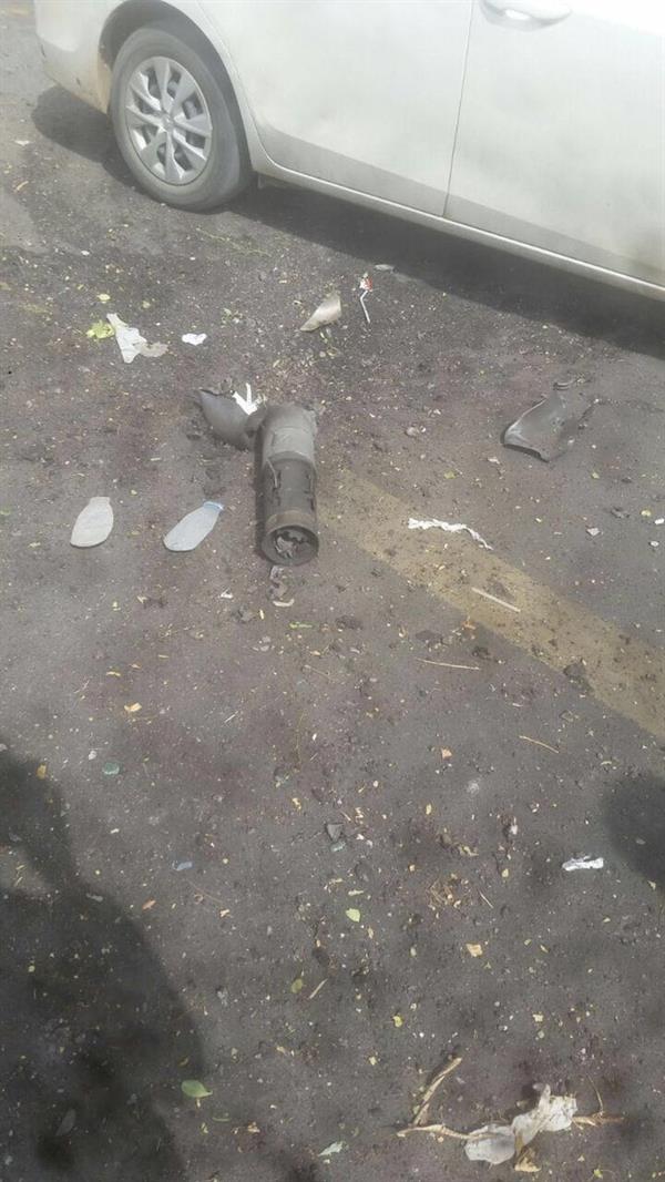  إصابة 4 أشخاص بعد سقوط مقذوفات على محافظة صامطة بجازان