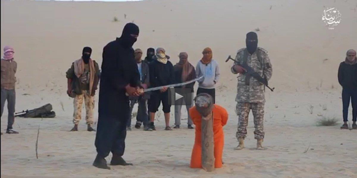 داعش يذبح مصريين بسيناء بتهمة ممارسة السحر داعش يذبح مصريين بسيناء بتهمة ممارسة السحر