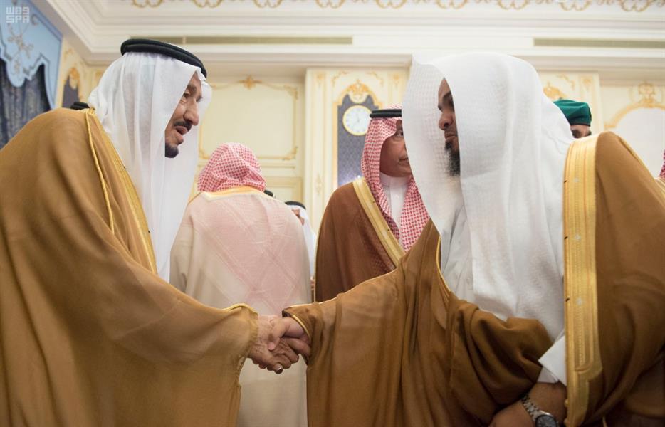 خادم الحرمين الشريفين يستقبل أصحاب السمو الأمراء وأصحاب الفضيلة العلماء