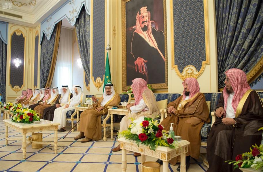 خادم الحرمين الشريفين يستقبل أصحاب السمو الأمراء وأصحاب الفضيلة العلماء