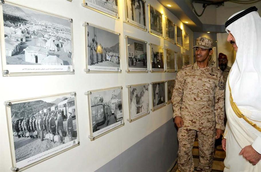 الأمير متعب بن عبدالله يتفقد مقر وزارة الحرس الوطني بمنى الأمير متعب بن عبدالله يتفقد مقر وزارة الحرس الوطني بمنى