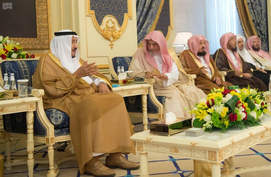خادم الحرمين الشريفين يستقبل أصحاب السمو الأمراء وأصحاب الفضيلة العلماء