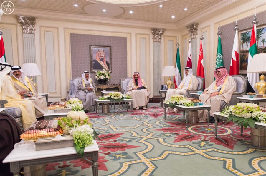 خادم الحرمين يستقبل في قصر الدرعية قادة ورؤساء وفود الدول المشاركة خادم الحرمين يستقبل في قصر الدرعية قادة ورؤساء وفود الدول المشاركة