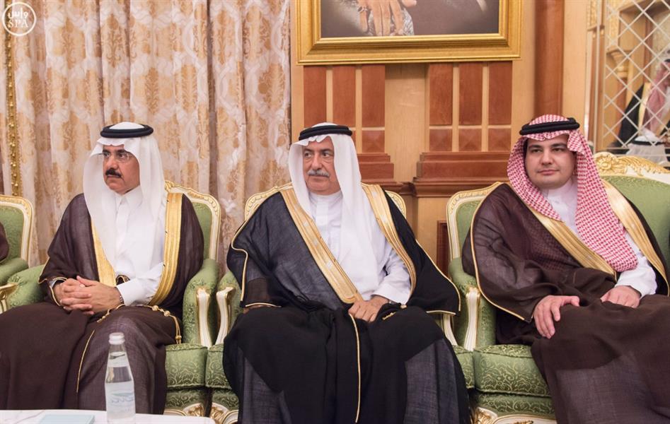 خادم الحرمين يستقبل رئيس جمهورية نيجيريا ويقيم مأدبة غداء تكريماً له خادم الحرمين يستقبل رئيس جمهورية نيجيريا ويقيم مأدبة غداء تكريماً له