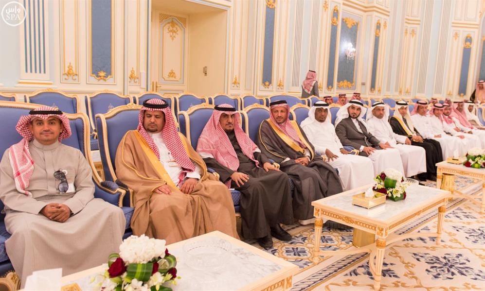 خادم الحرمين الشريفين يستقبل ضيوف المهرجان الوطني للتراث والثقافة